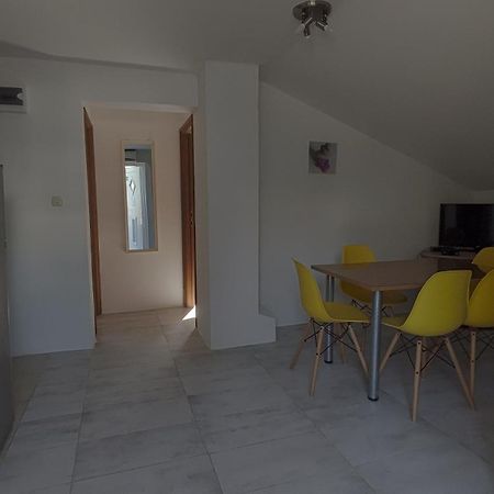 Apartman Tea Карлобаг Екстериор снимка