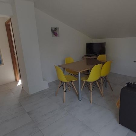 Apartman Tea Карлобаг Екстериор снимка