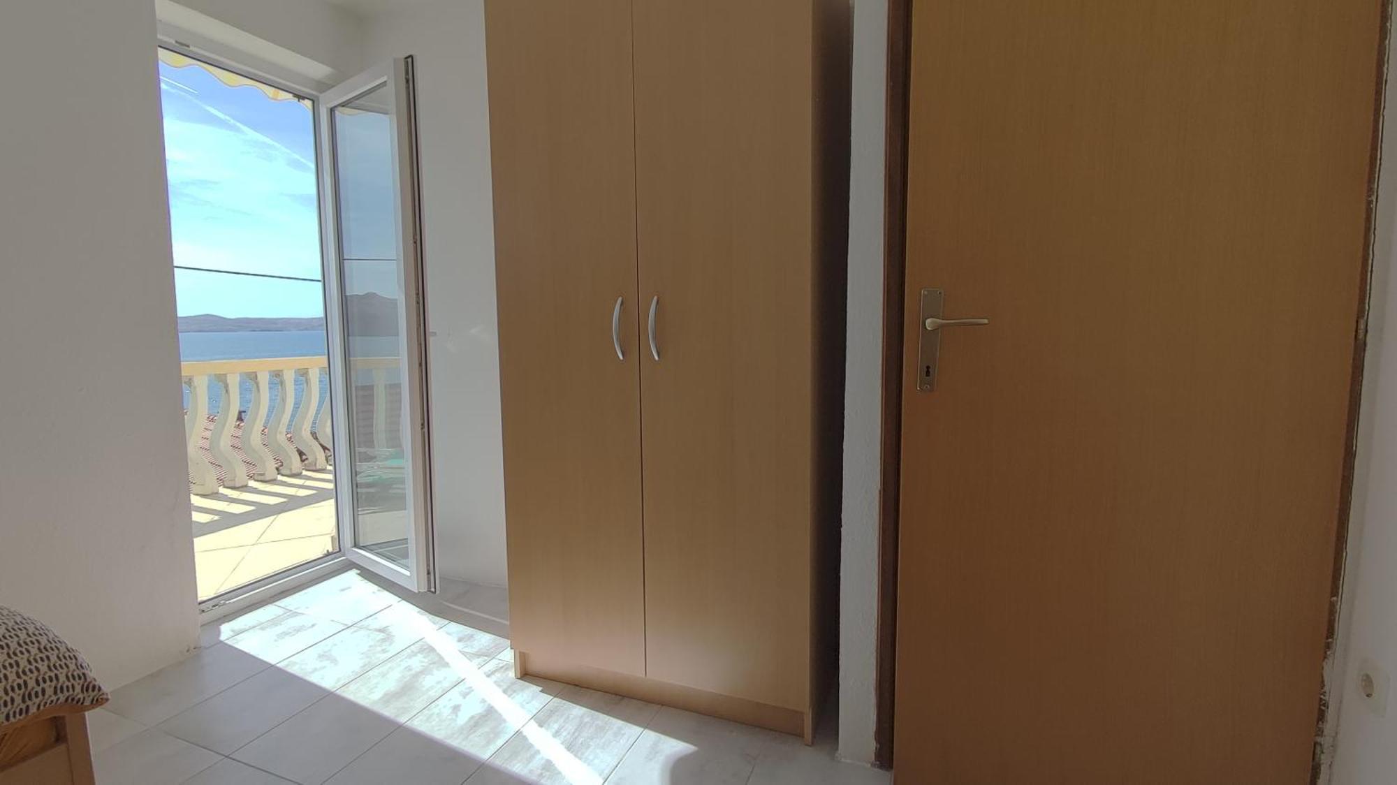 Apartman Tea Карлобаг Екстериор снимка