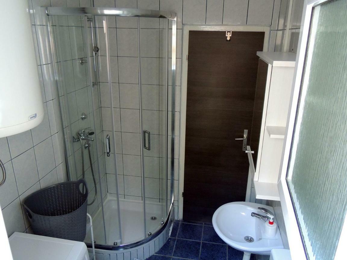 Apartman Tea Карлобаг Екстериор снимка