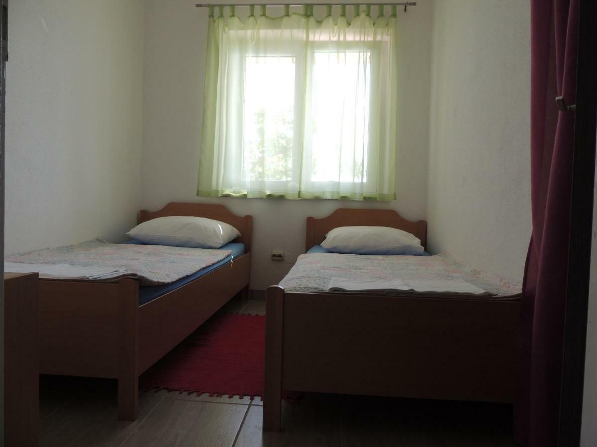 Apartman Tea Карлобаг Екстериор снимка